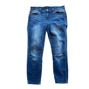 Judy Blue Medium Wash Slim Relaxed Straight Jeans JB82103MD